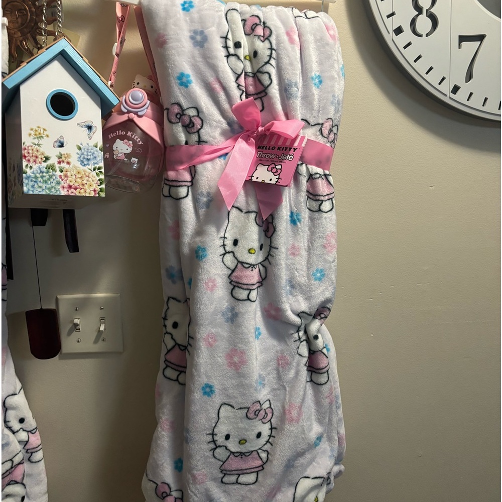 Hello kitty viral spring blanket!